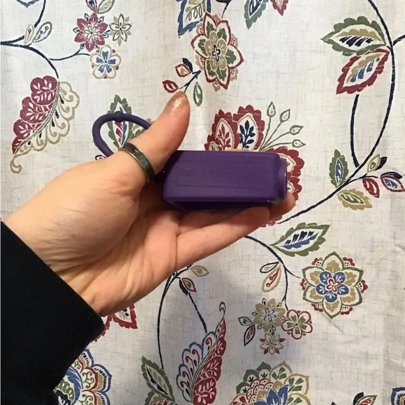 ❌SOLD❌ Set of three vintage Bath & Body Works Sanitizer Holders - Picture 2 of 6